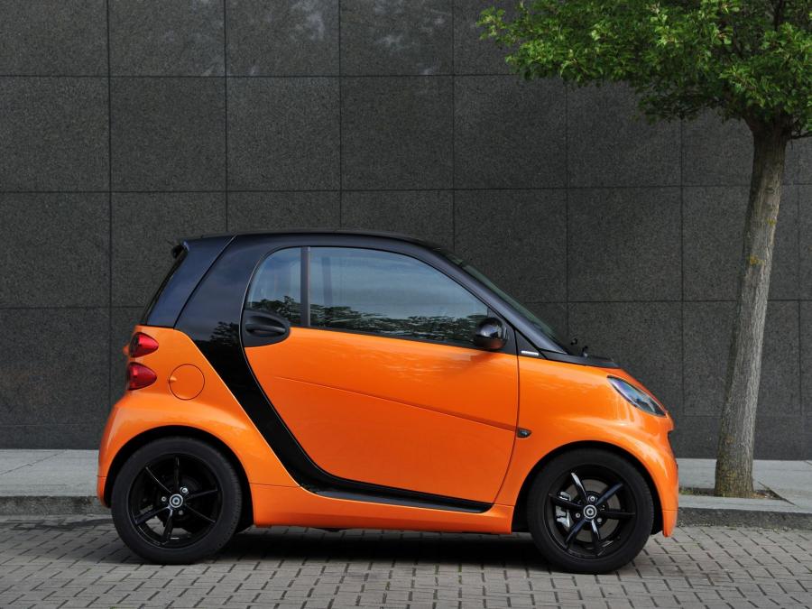  Smart ForTwo Edition Nightorange Coupe (C451) 2011 года  (UK) (фото 5 из 8)